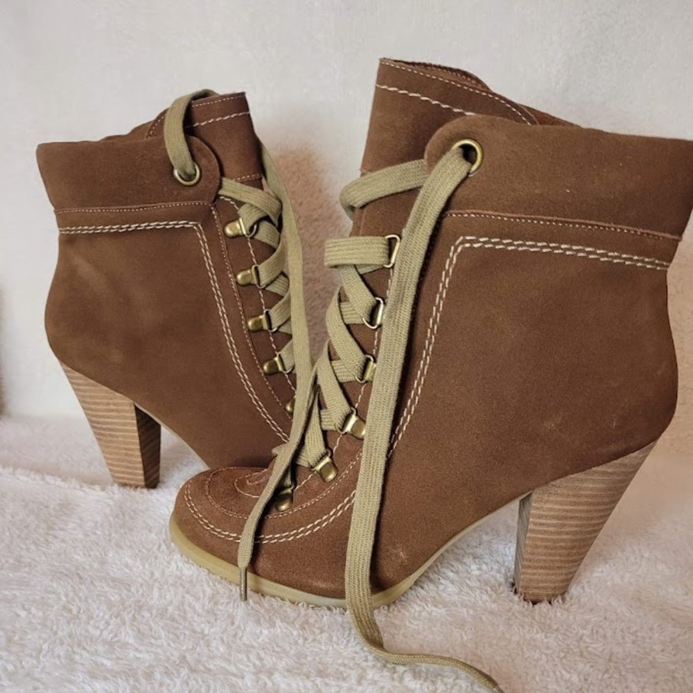 Chinese Laundry Fearsome Chestnut Suede Boots Size 8 NEW